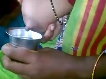 Indian Nude Aunt Doodhwali Lactating Boobs